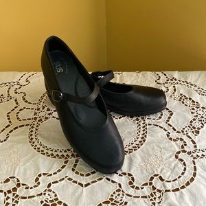 SAS Maria TRIPAD Comfort footbed Mary Jane black slip on buckle leather shoes.